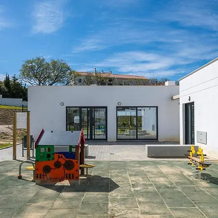 Apartment Modern And Bright 2 Bedroom Apt, Swimming Pool And Gym *