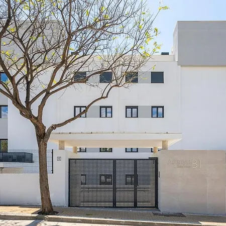 Apartment Modern And Bright 2 Bedroom Apt, Swimming Pool And Gym *
