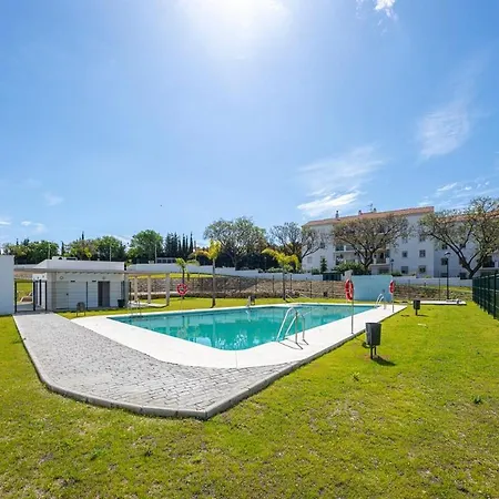Apartment Modern And Bright 2 Bedroom Apt, Swimming Pool And Gym *