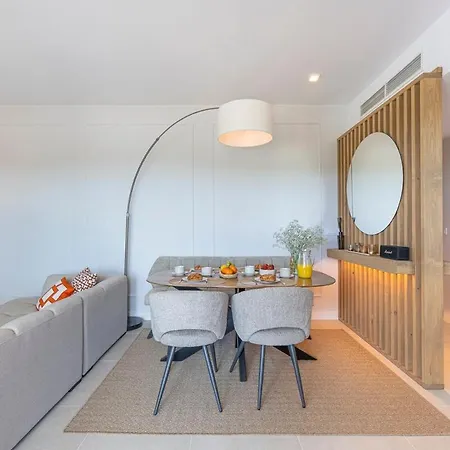 Modern And Bright 2 Bedroom Apt, Swimming Pool And Gym * Estepona