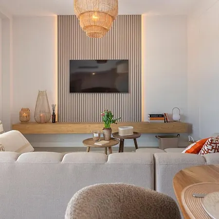 Apartment Modern And Bright 2 Bedroom Apt, Swimming Pool And Gym Estepona