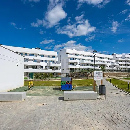 Modern And Bright 2 Bedroom Apt, Swimming Pool And Gym Estepona