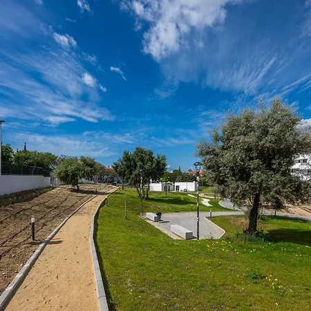 Modern And Bright 2 Bedroom Apt, Swimming Pool And Gym * Estepona